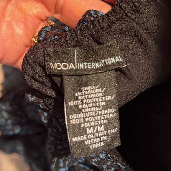 Spaghetti strap v-neck open back summer flowy dress by Moda International. Sz M - Picture 4 of 6